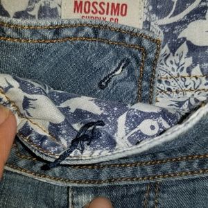 Shorts - MOSSIMO DISTRESSED DENIM BLUE JEANS SHORTS JR SZ 7 Shorts - MOSSIMO DISTRESSED DENIM BLUE JEANS SHORTS JR SZ 7